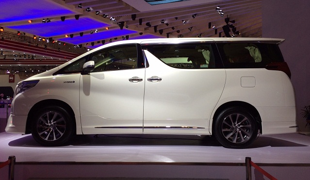 New Alphard 2.5 G Hybrid 4x4