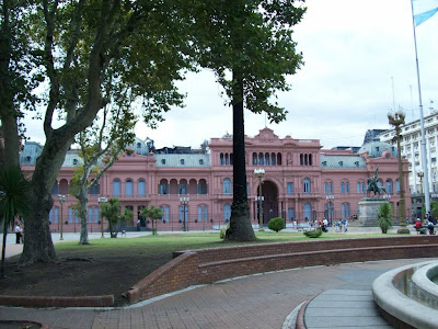 conhecendo a América Latina; Casa Rosada Plaza de Mayo; Argentina; Buenos Aires; turismo América Latina; 