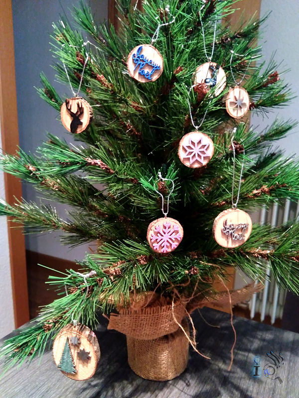 arbol-Navidad-adornos-madera-Ideadoamano-2