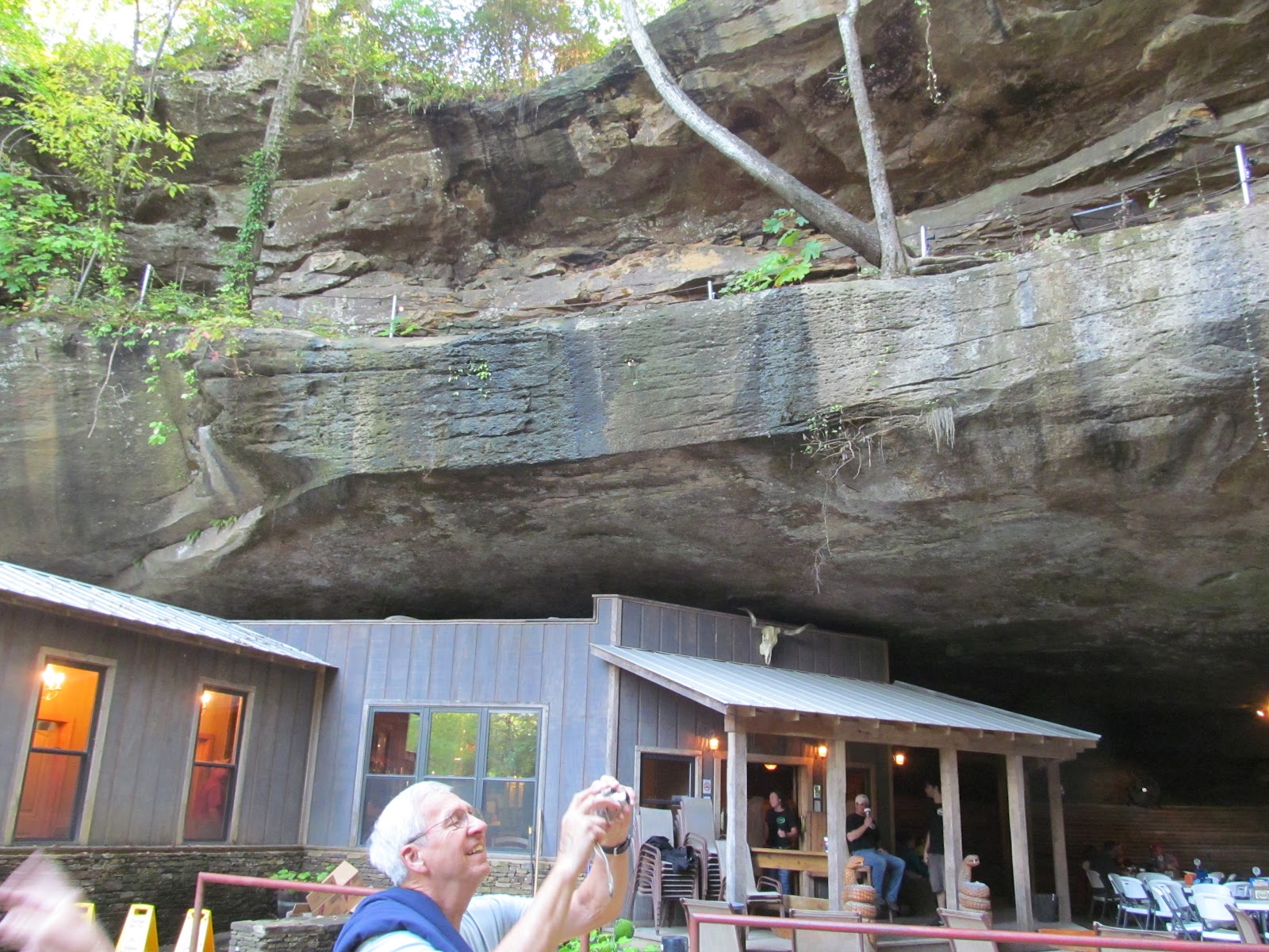 Paul & Joyce, Exploring our Country: Rattlesnake Saloon