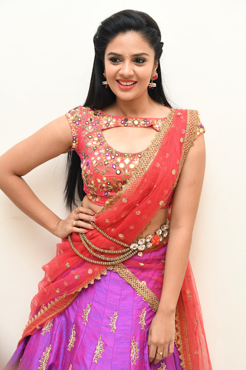 Srimukhi At Aatadukundam Raa Movie Audio Launch