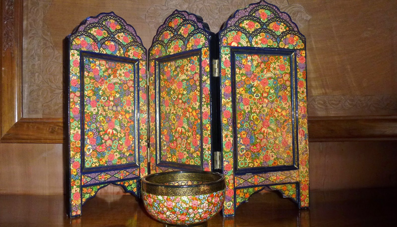 Handicrafts & Decoratives Handicrafts of Kashmir