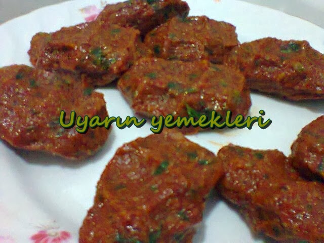 Uyarın Yemekleri ETLİ ÇİĞ KÖFTE