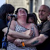  Mother of a 15-year-old girl who died in the Manchester bombing breaks down during vigil (photos)