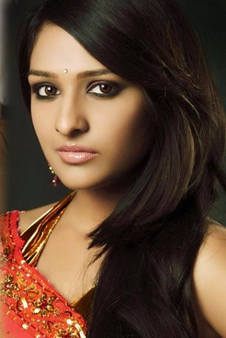 Biodata Aishwarya Khare, Pemeran Aparajita Ghost di Serial Putri Biru