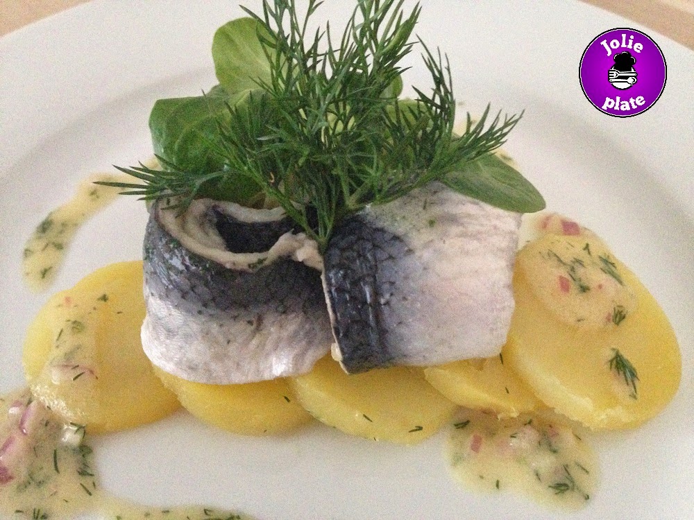 Jolie Plate: Filet de hareng mariné, salade de pomme de terre et doucette