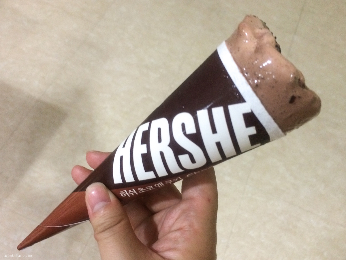 South Korea, Seoul, Sinchon, YISS 2014, Korean convenience store ice cream - Hershey ice cream cone