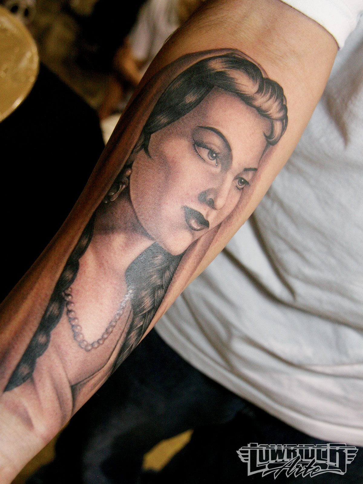 http://2.bp.blogspot.com/-D2-aAmg_LrM/UHabCm1nd6I/AAAAAAAAFPk/atg5jTnLtcM/s1600/1001_lrap_35_o+mexico_city_tattoo_convention+woman_tattoo_on_arm.jpg