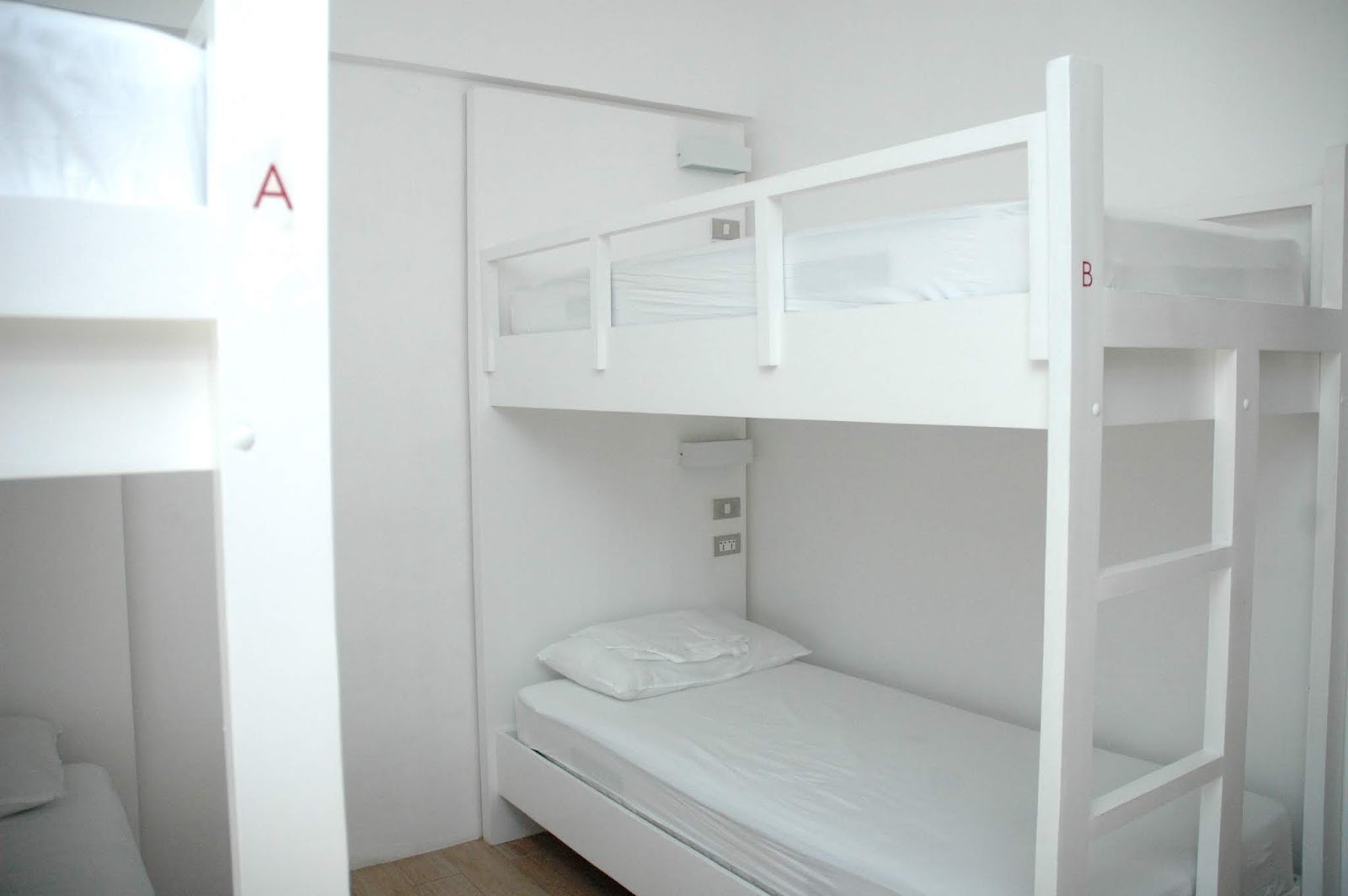 Dude For Food A Hero S Welcome At Heroes Hotel