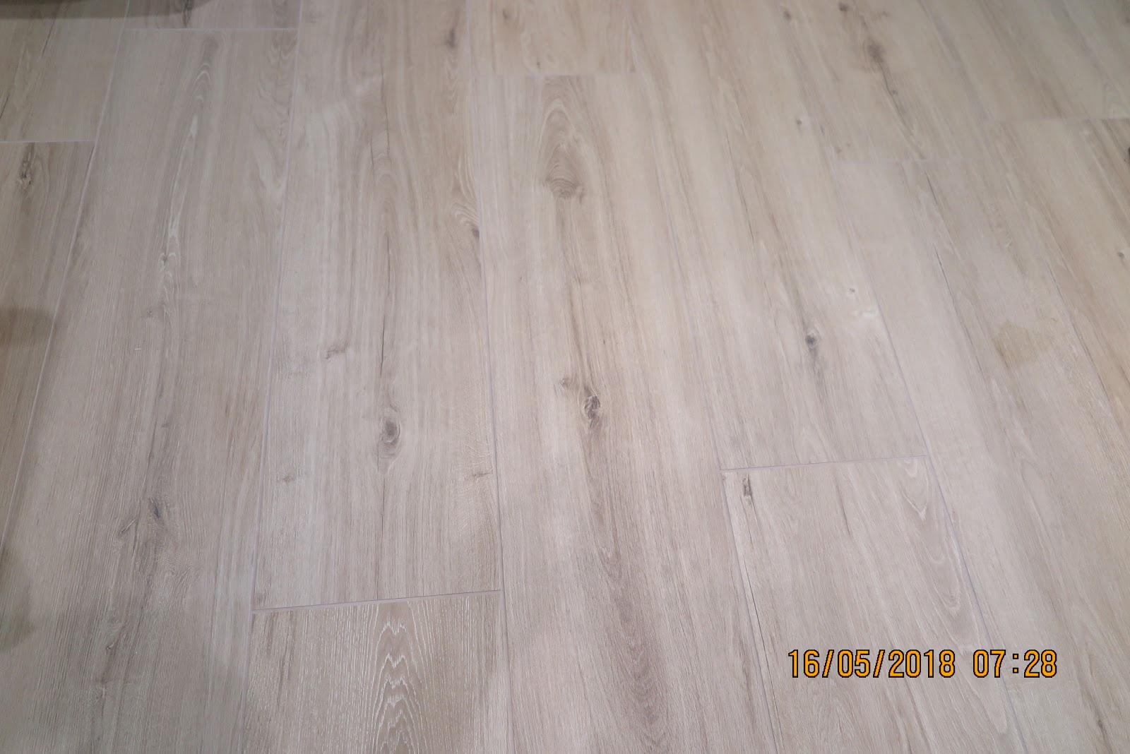 Wir bauen ein Holzhaus: Fliesen und Bad