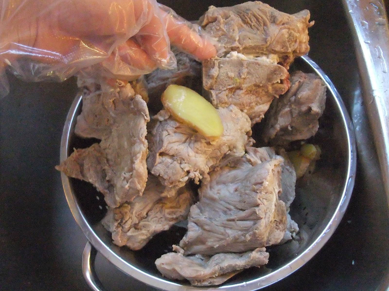 Susan's SavourIt! Korean Pork Bone Soup (Gamjatang)...