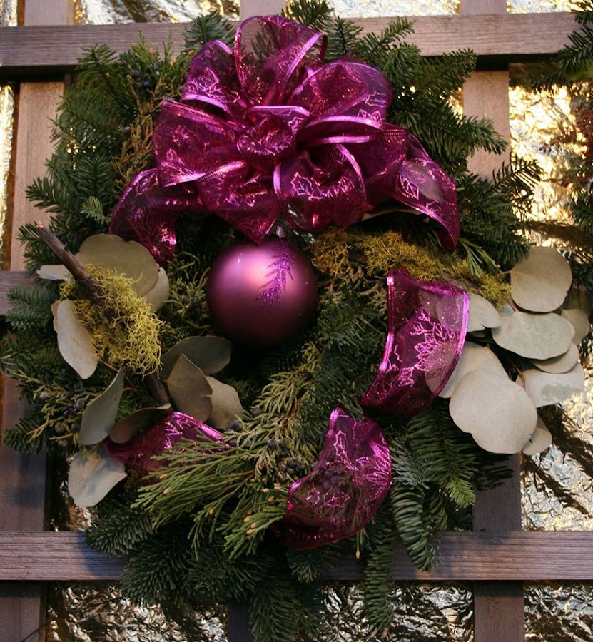 CORONA NAVIDEÑA DE EUCALIPTO Y CIPRÉS