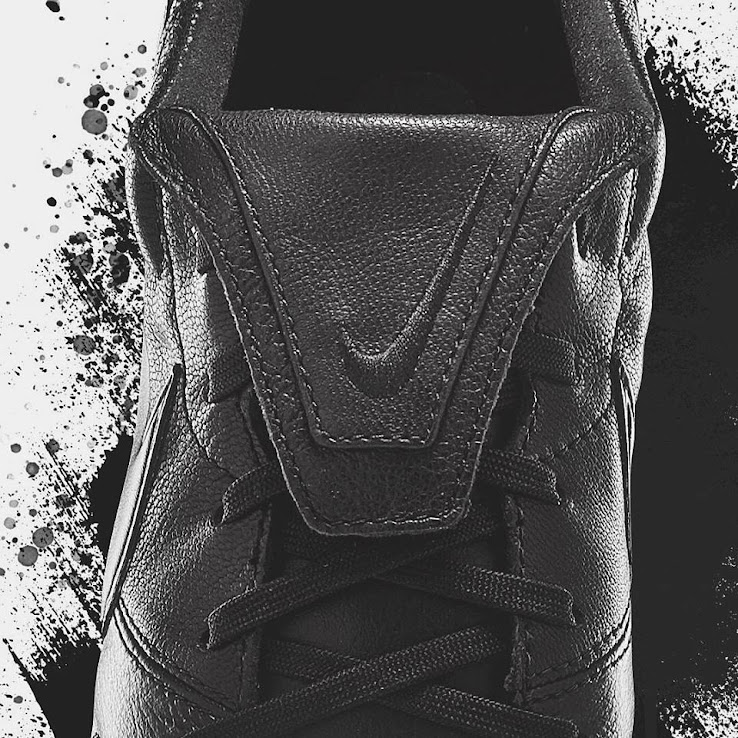 blackout nike boots