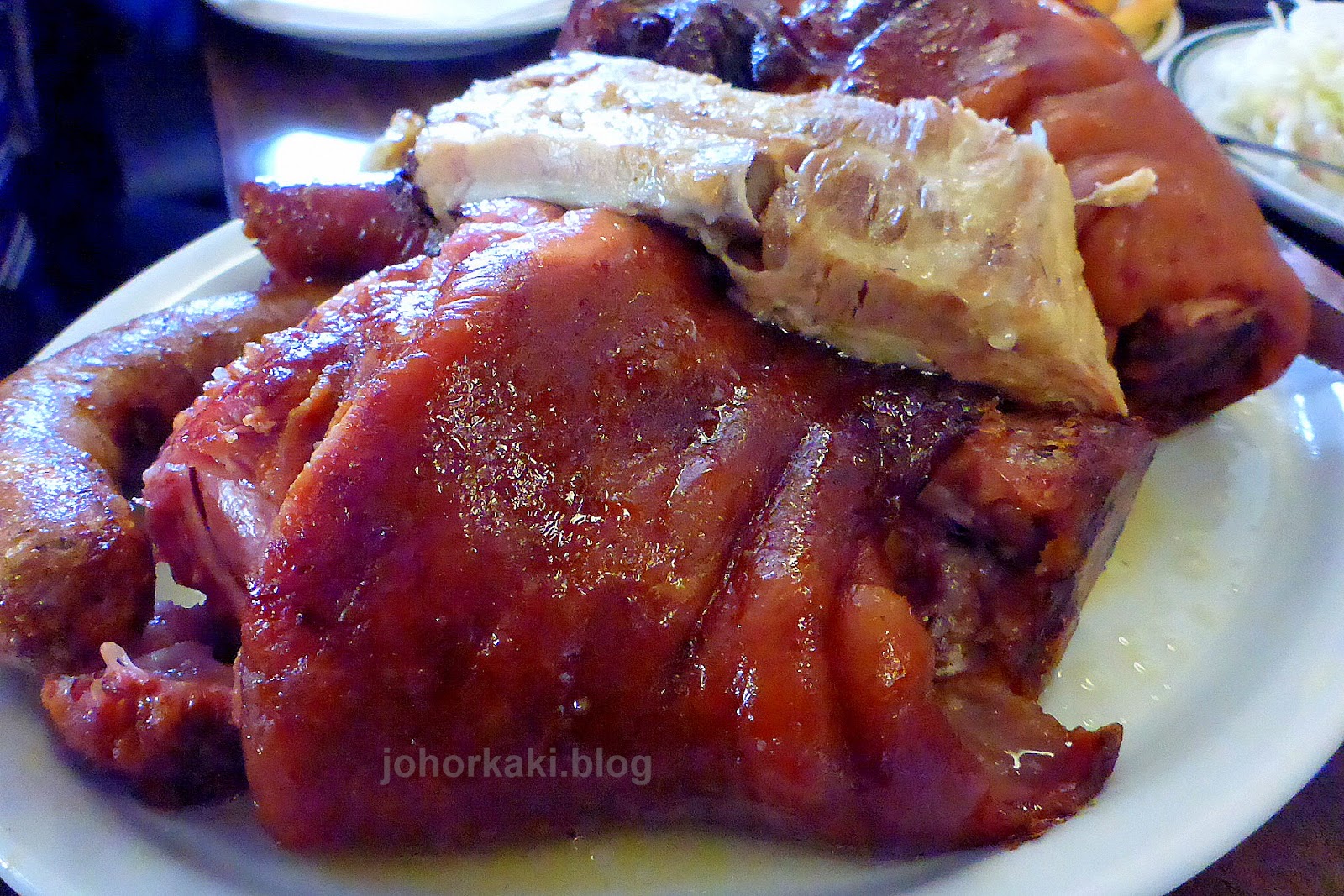 Pork Hocks at Olde Heidelberg Restaurant near St. Jacob's ⭐⭐⭐⭐ Johor