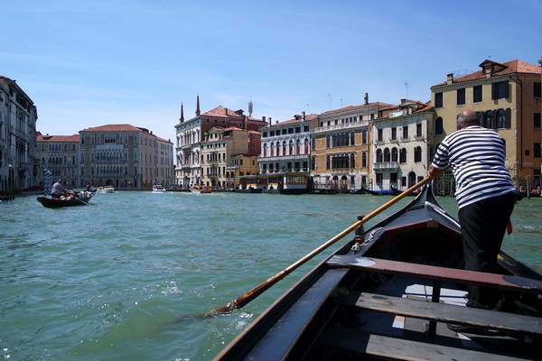 venise italie grand canal traghetto 