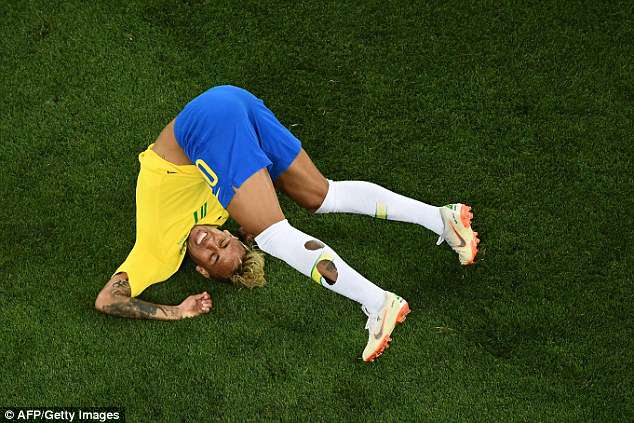 Why Does Neymar Wear Socks Full Of Holes? - Footy Headlines