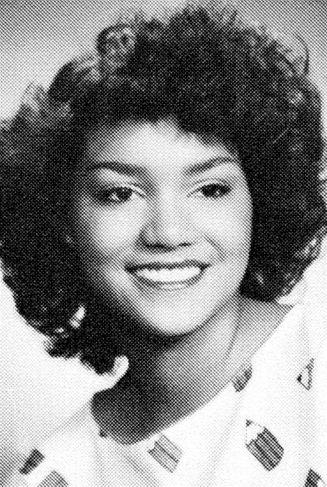 20 Celebrity Yearbook Photos