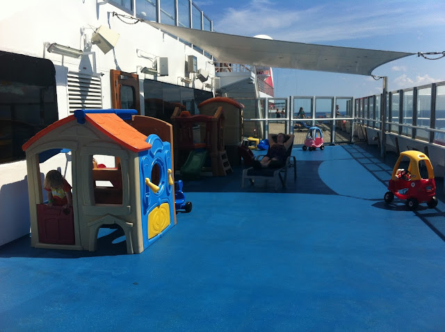Carnival Glory Karibian risteily Risteilyalusten leikkipaikat ja ohjelma lapsille