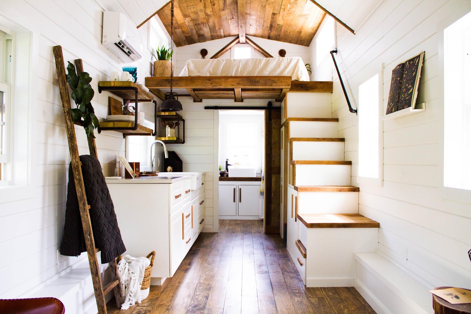 Liberation Tiny Homes Farm House [ TINY HOUSE TOWN ]