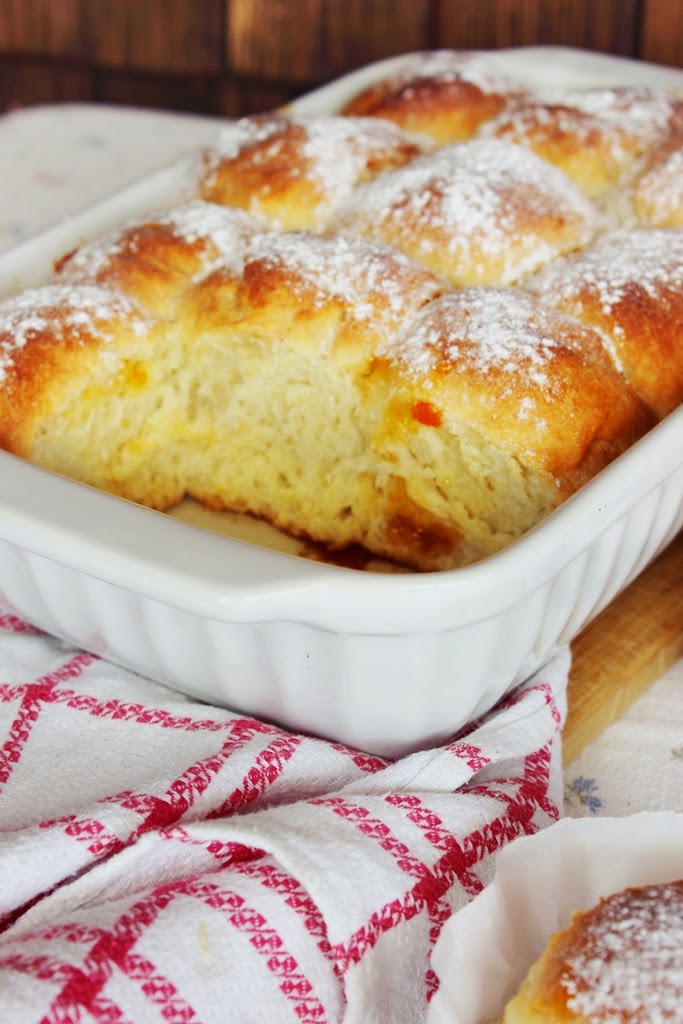 Ein Klassiker: Buchteln mit Vanillesauce - Berghütten Jause