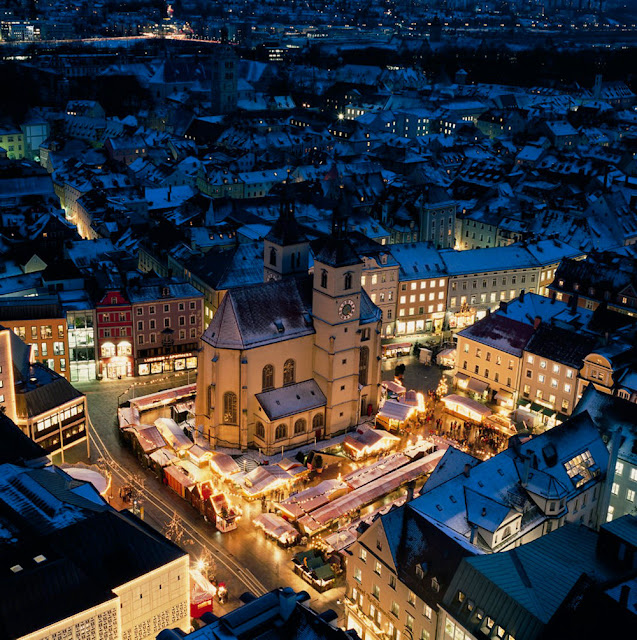 Surrounding the Neupfarr Church, the Regensburg market dates back to 1791. Photo: Bayern Tourism.