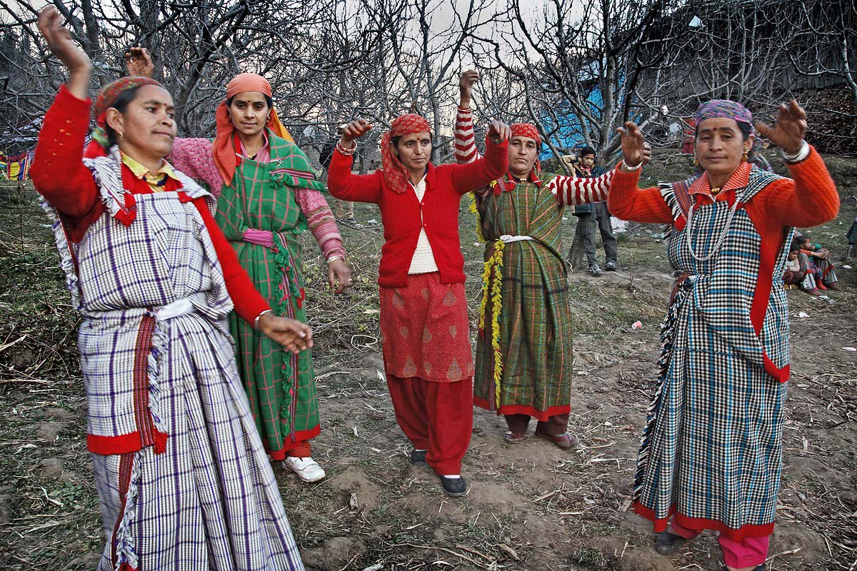 through my eyes my photography journey Folk Dance of Himachal Pradesh