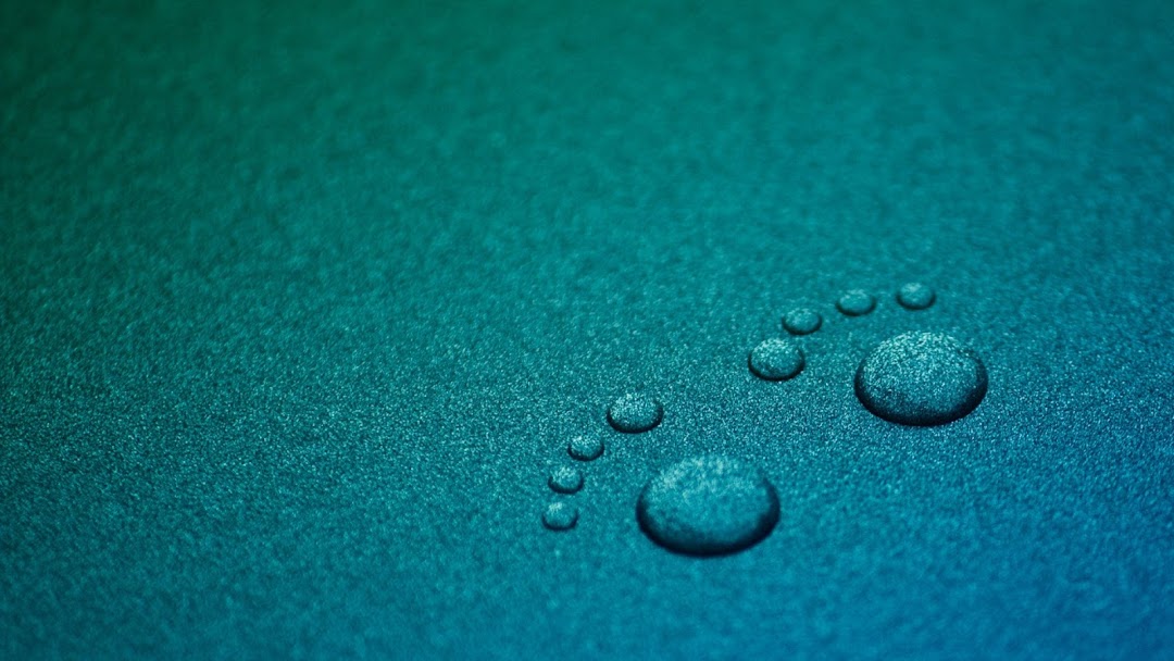 Water Drops HD Wallpaper 9