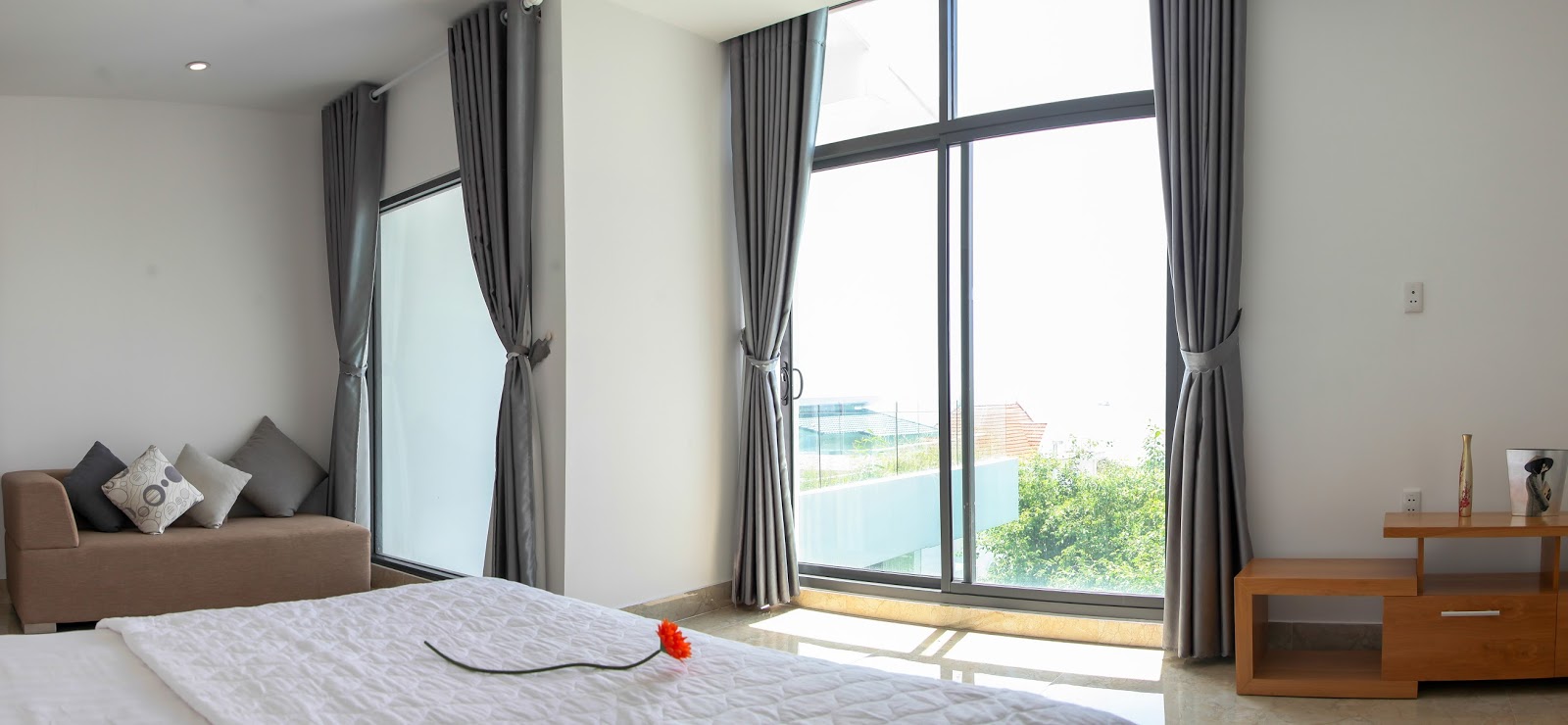 VV.31 EXCLUSIVE OCEAN VIEW VILLA FOR RENT ON HILL FRONT BEACH Villa For Rent