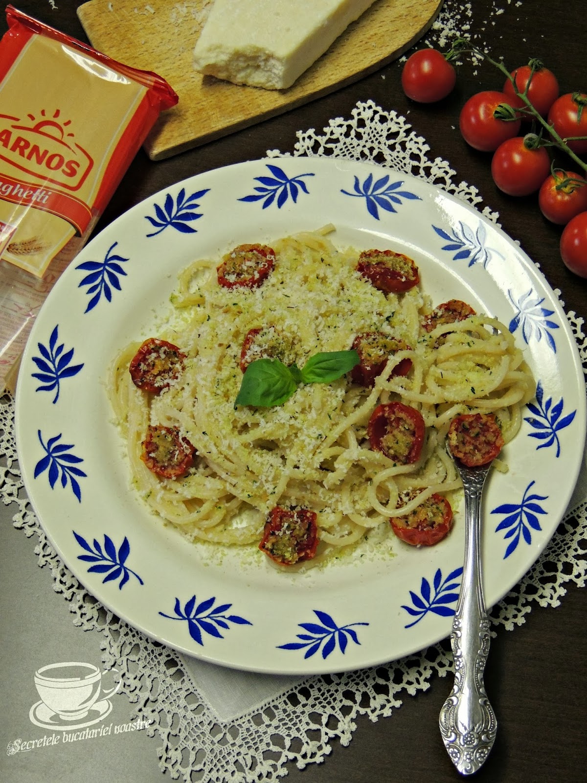 SPAGHETTI CON AGLIO E POMODORINI AL FORNO  (SPAGHETE CU USTUROI SI ROSII COAPTE IN CUPTOR)