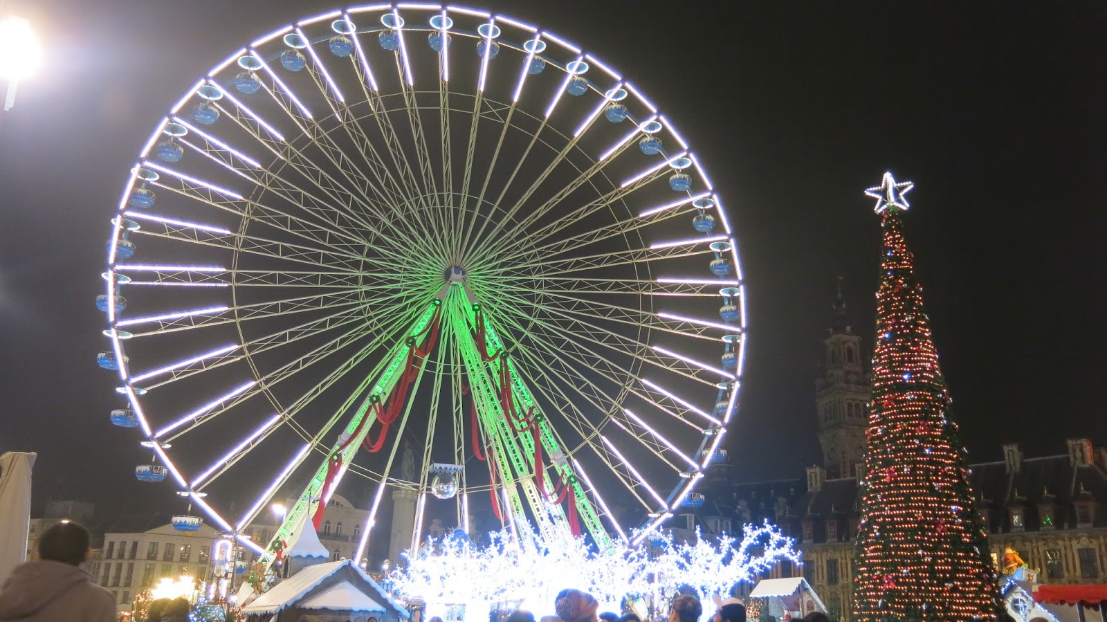 Resultado de imagem para Mercados de NataL PARIS