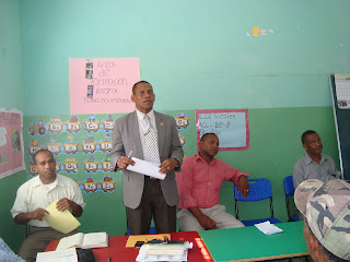 Director distrito educativo 01-04 inicia encuentros con centros educativos Cabral, Salinas y Polo.‏