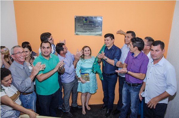 Prefeitura de Cocal inaugura Centro Comercial e praça - Imagem 16