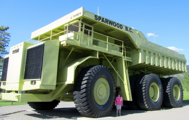 gambar truk terbesar di dunia-hijau