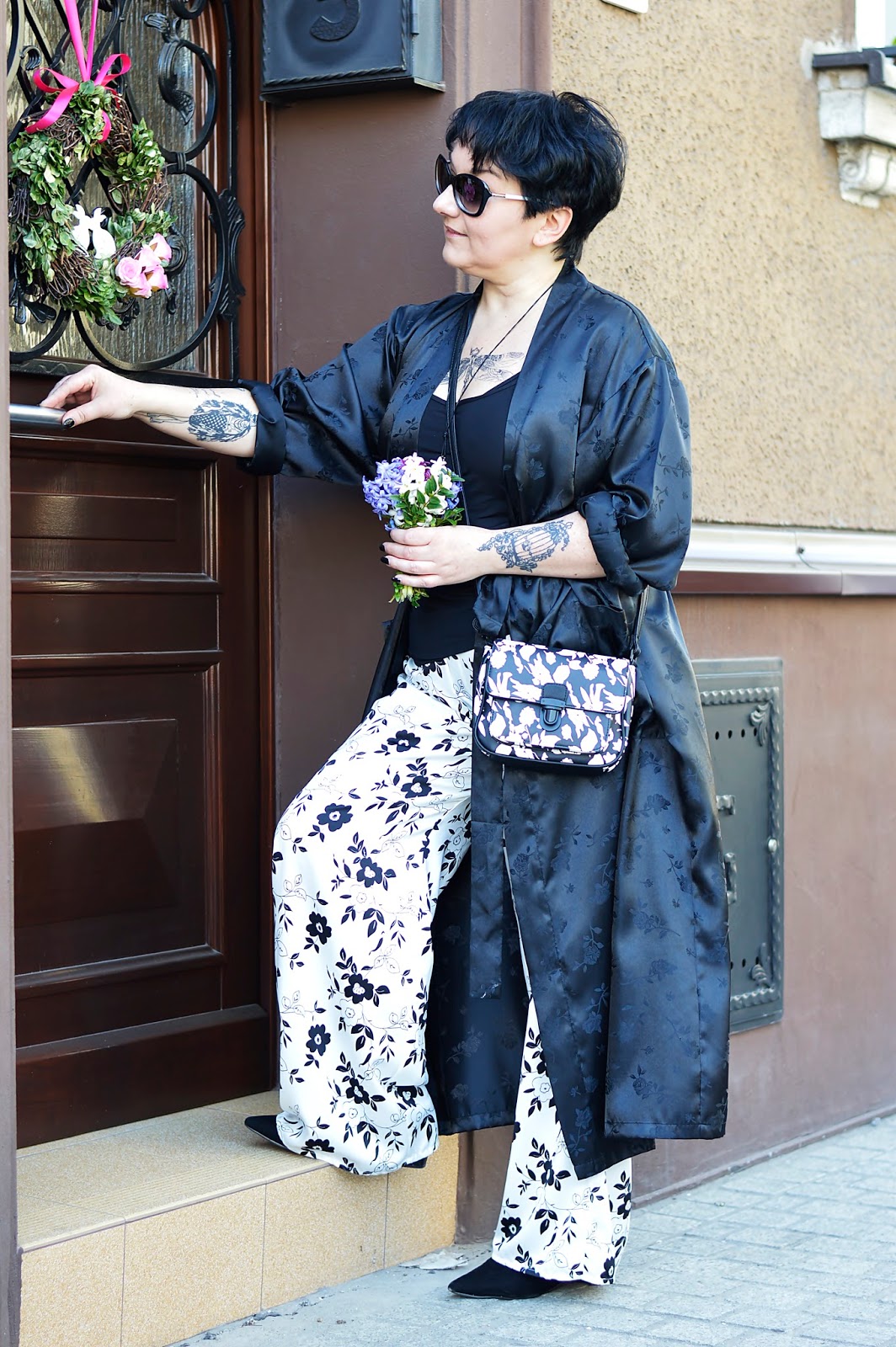 Black and white style, pajama style, loose pants  