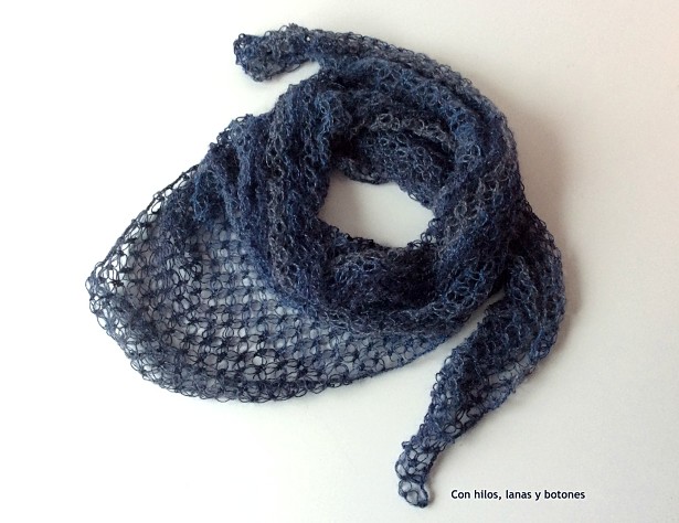 Con hilos, lanas y botones: chal Lucy Lace tejido a crochet en punto Salomón