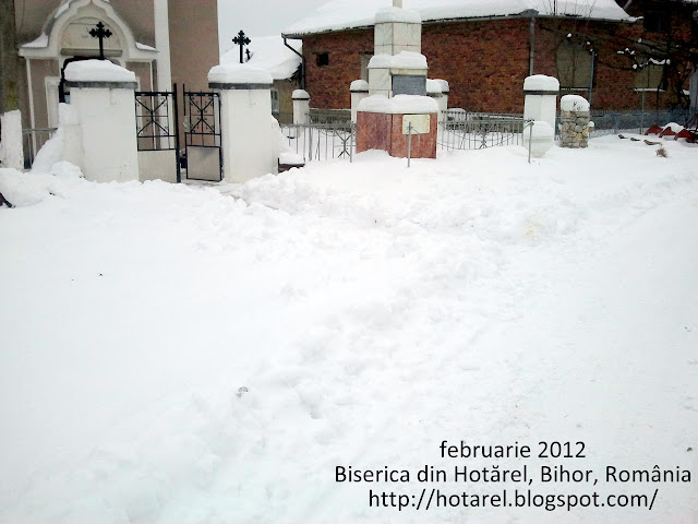 Biserica din Hotarel, Bihor, Romania februarie 2012 ; satul Hotarel comuna Lunca judetul Bihor Romania