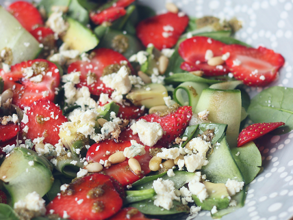 How To Make Strawberry Salad