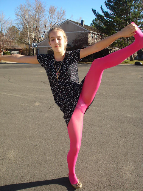 AMAZING PANTYHOSE: random candid pantyhose