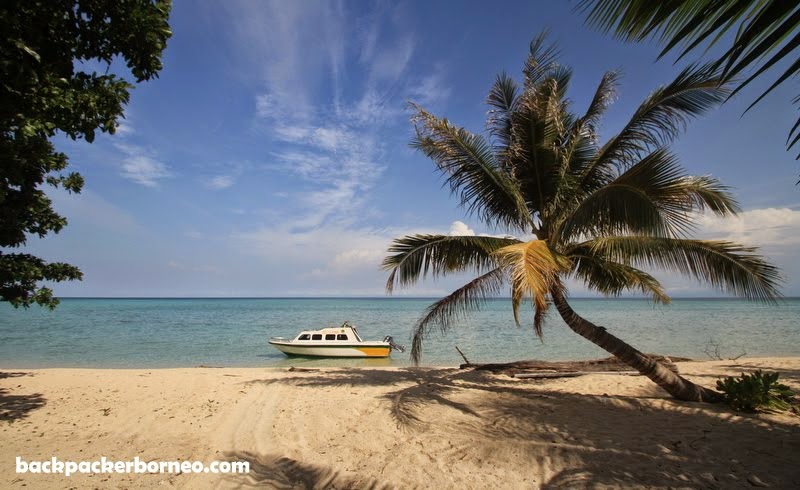 Paket Tour Pulau Derawan 3 Hari 2 Malam