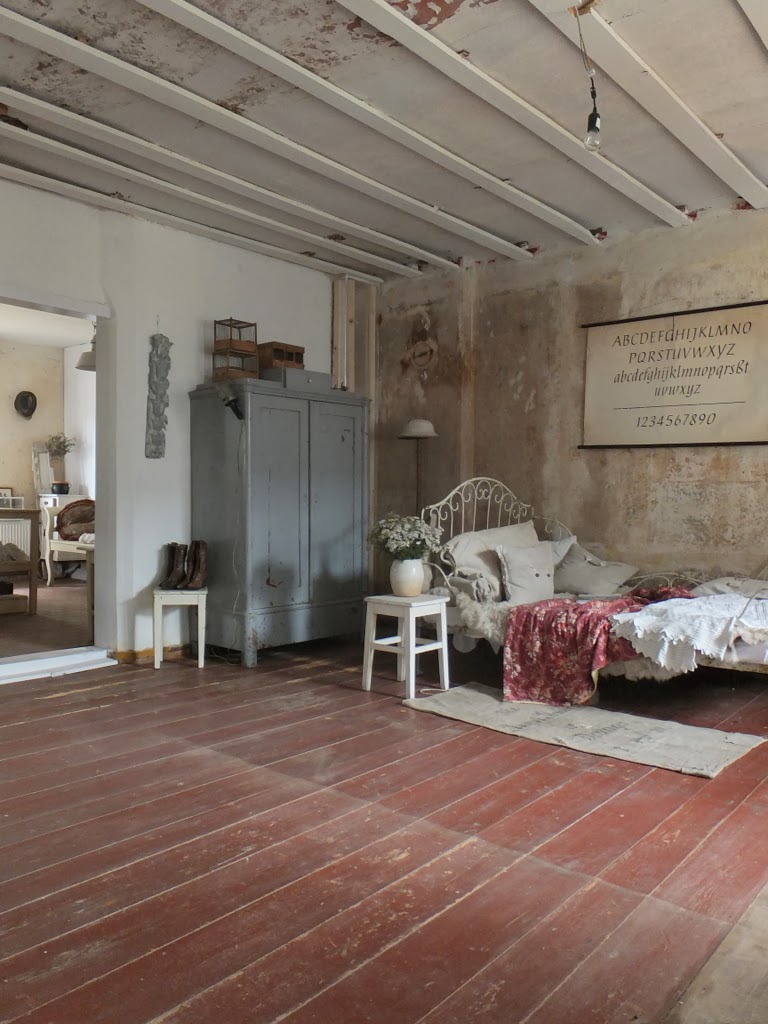 princessgreeneye: Schlafzimmer im "kleinen Haus"...........