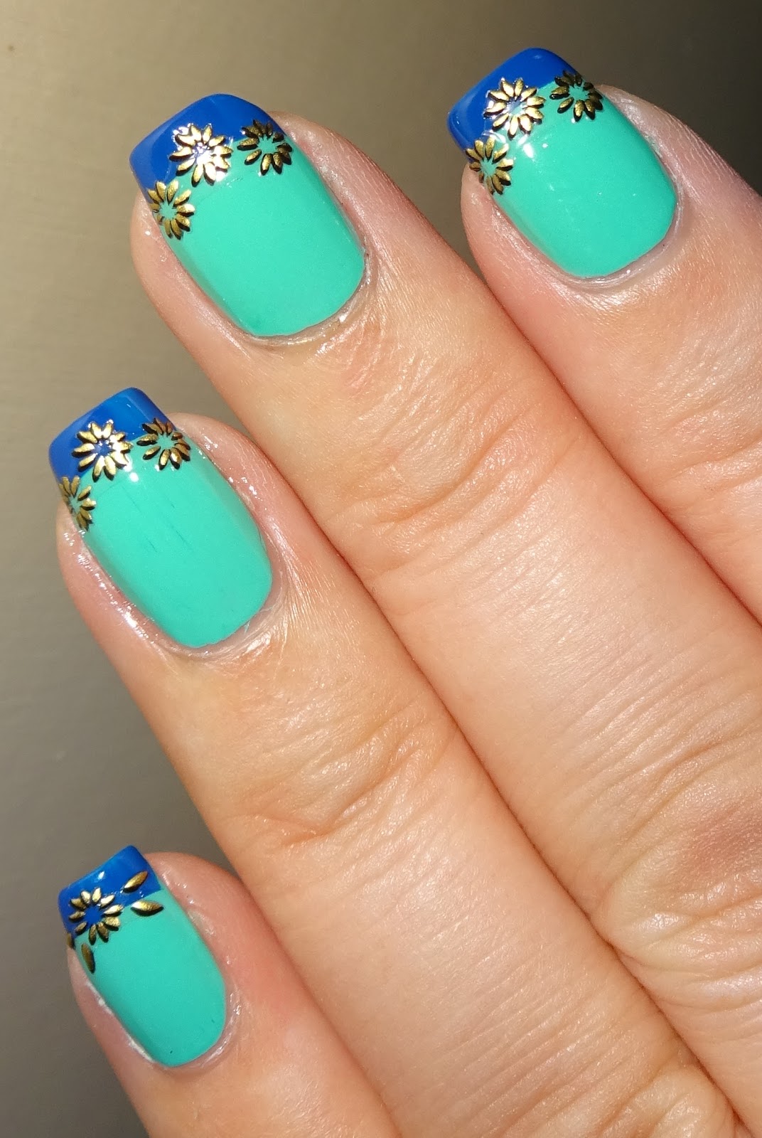 Wendy's Delights Gold Sunflower Nail Art Sticker from Sparkly Nails