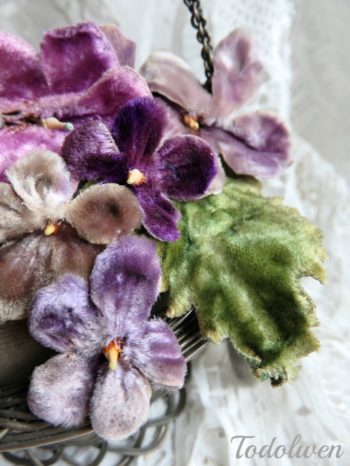Todolwen A Basket Full Of Posies
