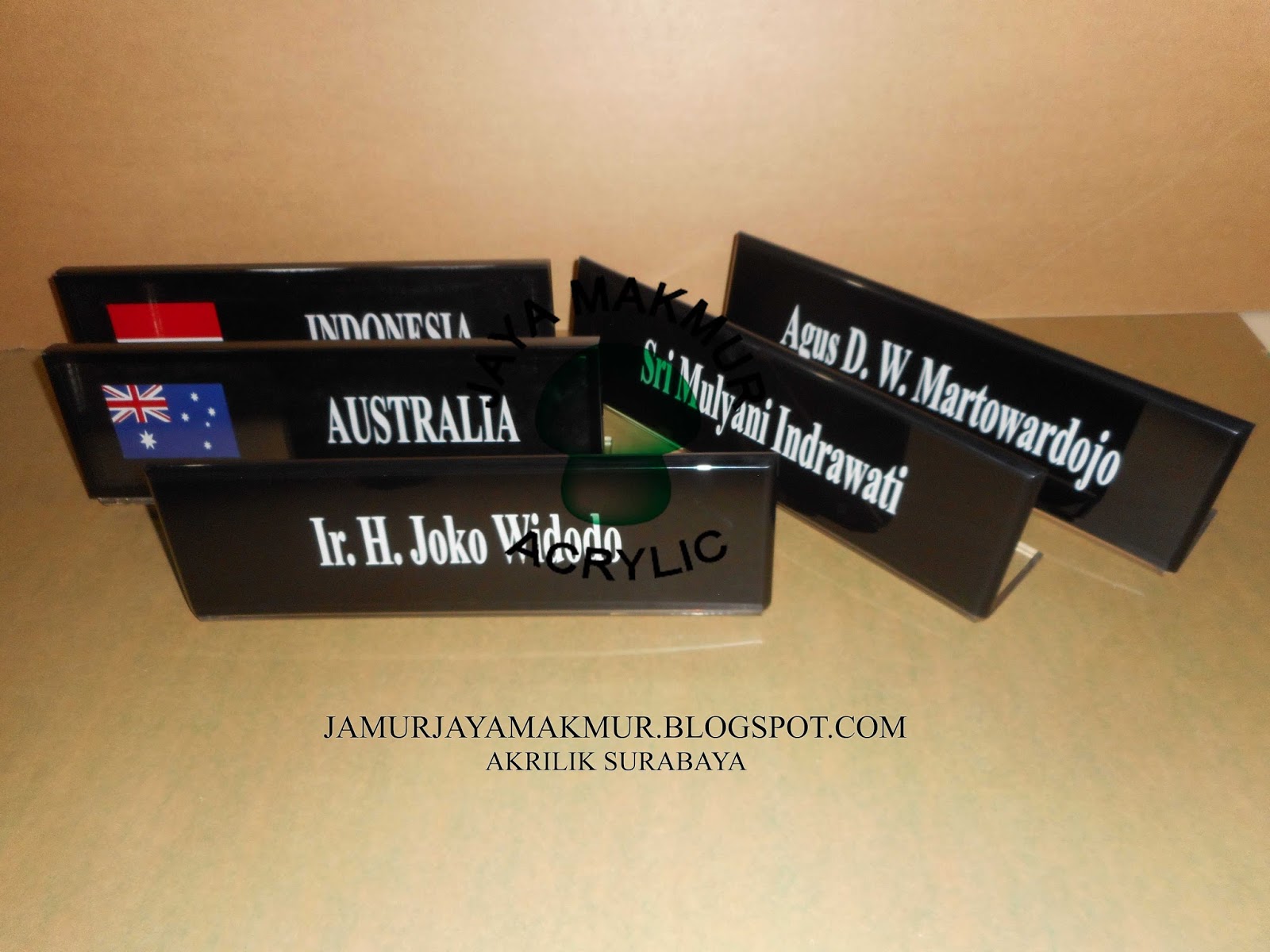 ACRYLIC (jaya makmur) AKRILIK papan nama meja akrilik surabaya