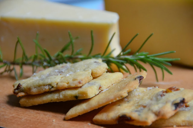 Rosemary Raisin Cocktail Shortbread