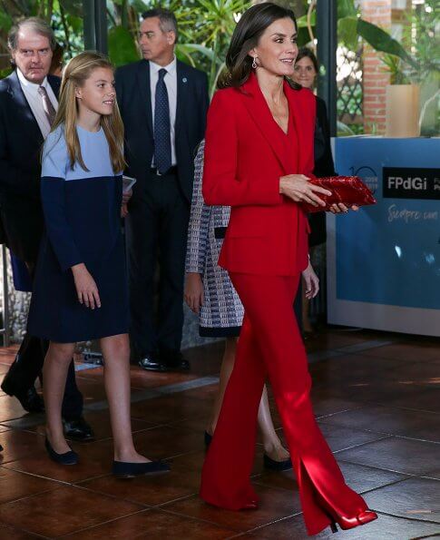 Queen Letizia wore Roberto Torretta suit from Torretta Fall Winter 2017 2018 collection. Princess Leonor Mango tweed coat dress