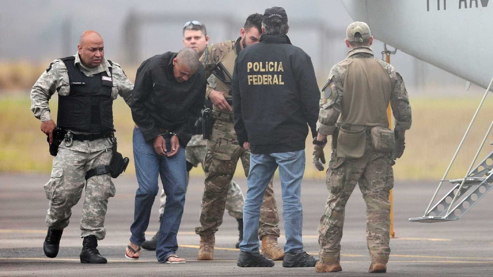 PF faz buscas em endereços ligados ao advogado de Adélio Bispo