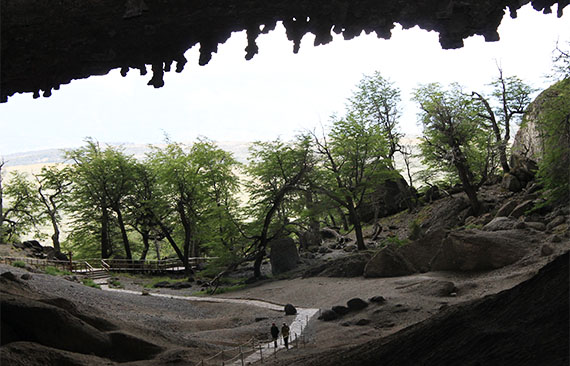 cueva-del-milodon-Torres%2Bdel%2Bpaine%2Bno%2Bsul%2Bda%2BPatag%25C3%25B3nia%2Bno%2Bchile-viagens-topmundoperfeito.JPG
