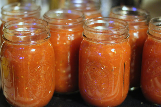 Learn the easiest way to can tomato sauce this year!