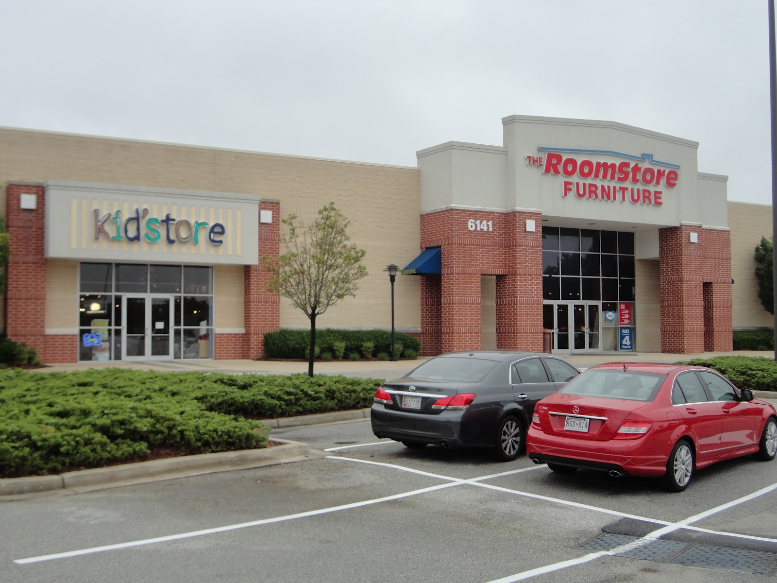 Tales Of Two Cities Room for Rent