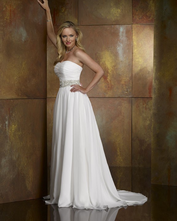 7 Simple Wedding Dresses - Beautifull White Wedding Gown - Women Interest